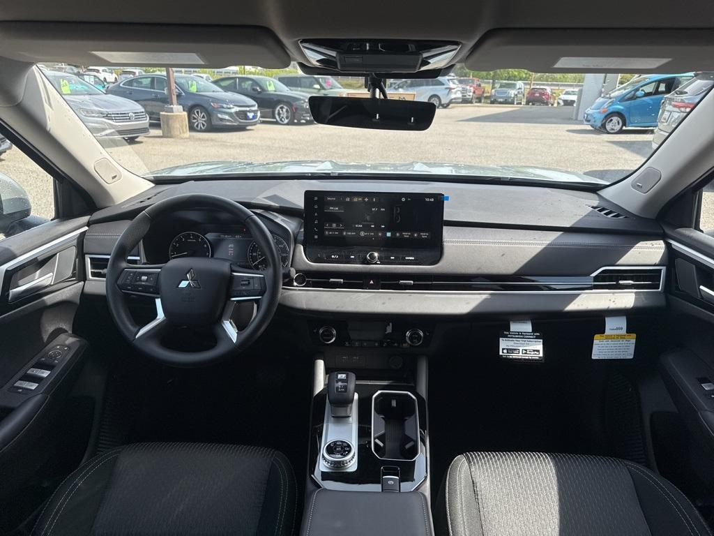 new 2025 Mitsubishi Outlander car, priced at $31,667