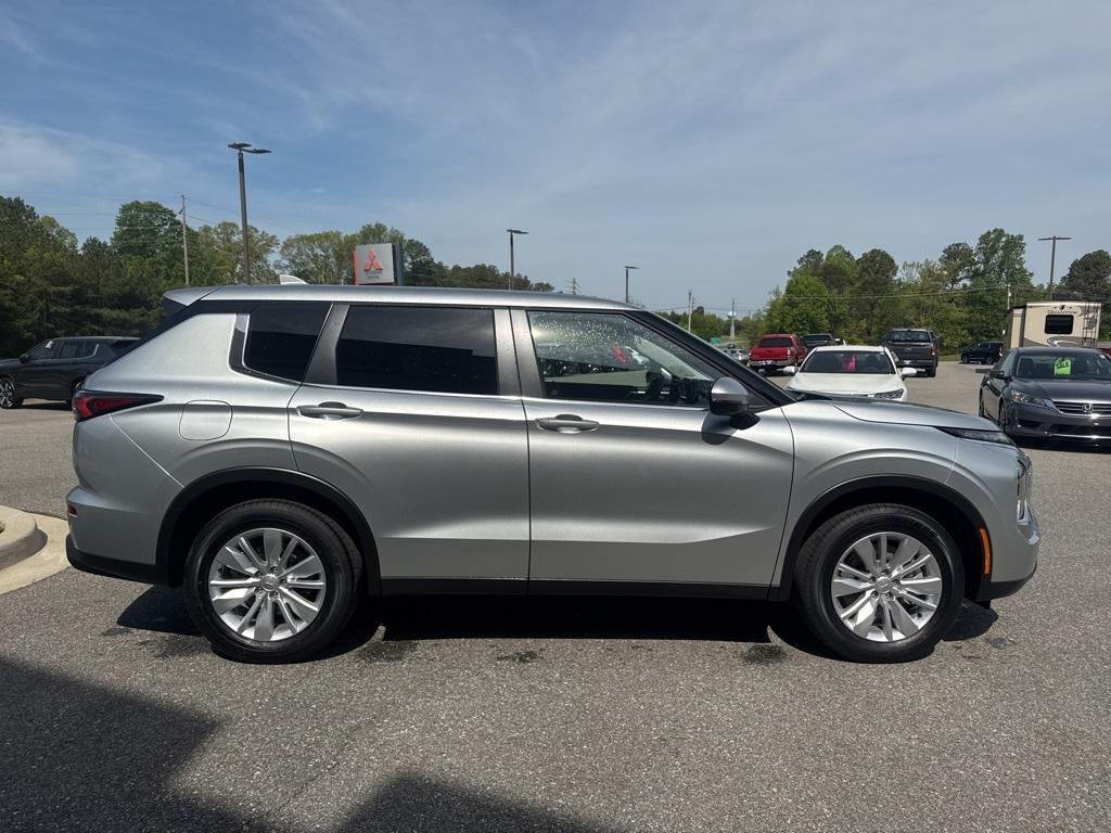 new 2025 Mitsubishi Outlander car, priced at $31,667