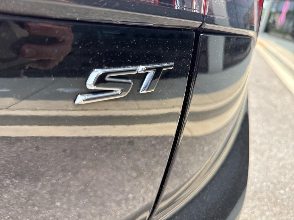 used 2022 Buick Envision car, priced at $26,995