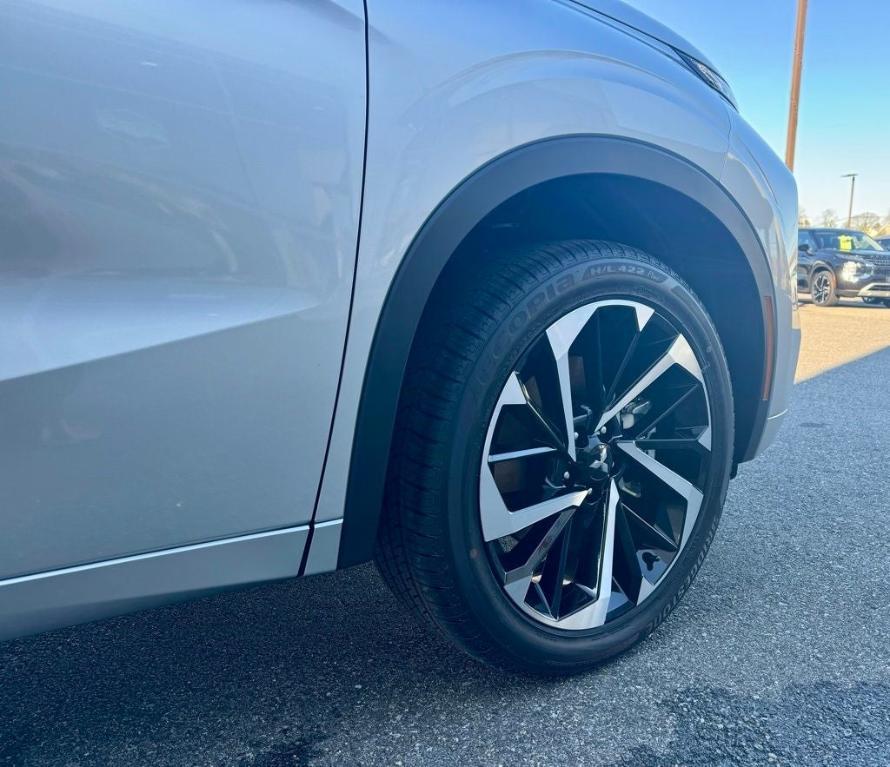 new 2024 Mitsubishi Outlander car, priced at $35,995