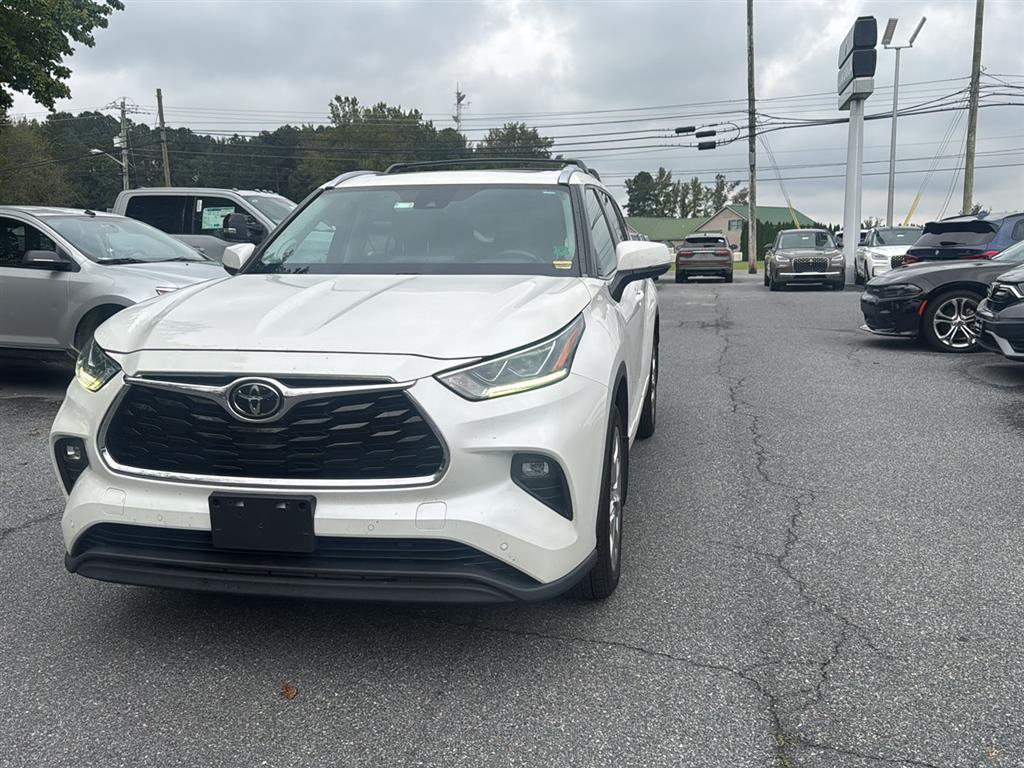 used 2020 Toyota Highlander car, priced at $29,398