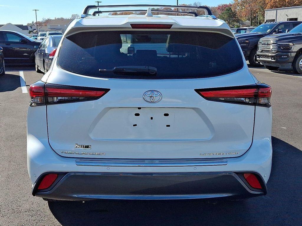 used 2020 Toyota Highlander car, priced at $29,398