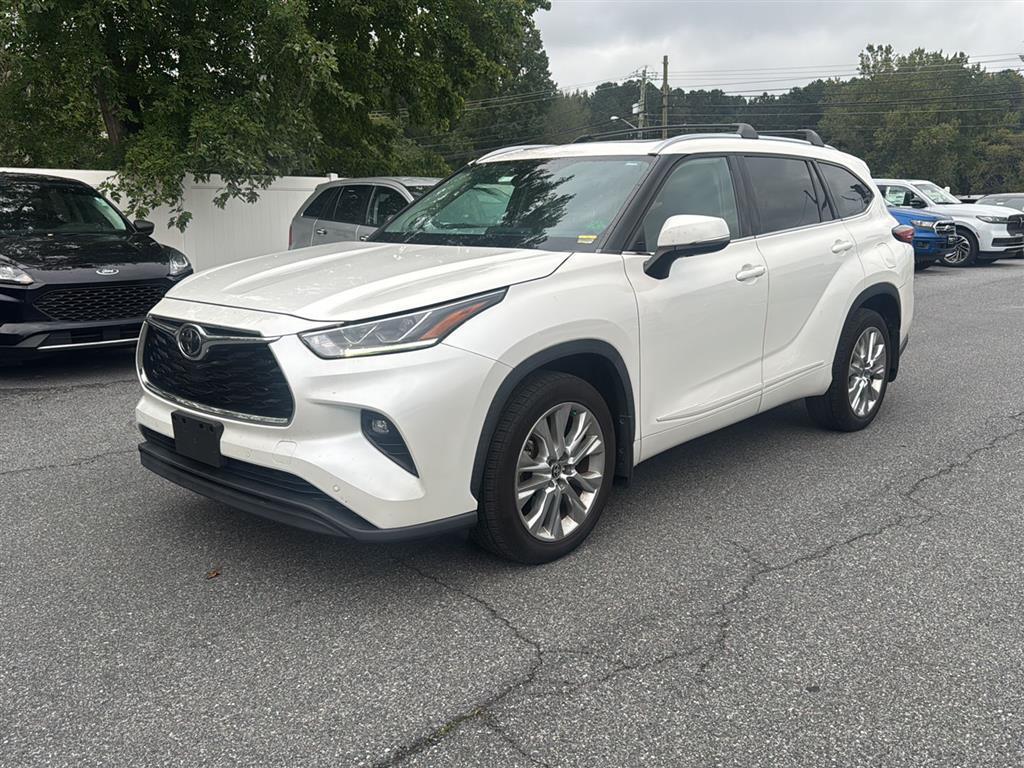 used 2020 Toyota Highlander car, priced at $29,398