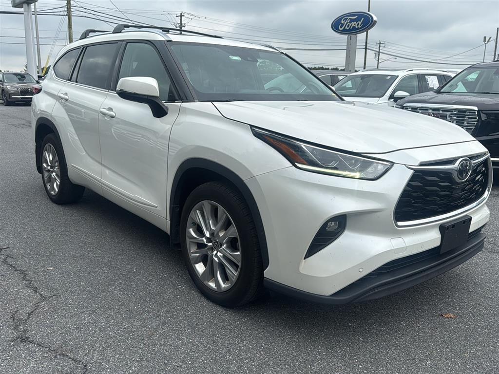 used 2020 Toyota Highlander car, priced at $29,398