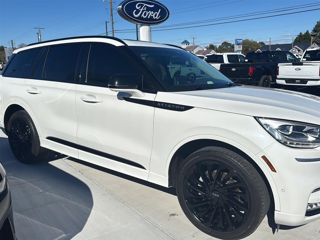 used 2024 Lincoln Aviator car, priced at $57,222