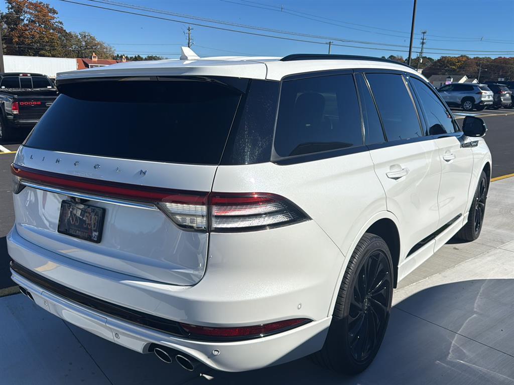 used 2024 Lincoln Aviator car, priced at $57,222