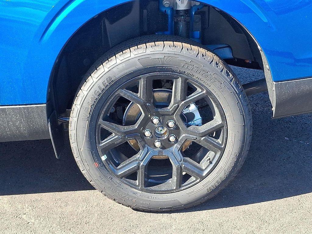 new 2025 Ford Maverick car, priced at $39,547