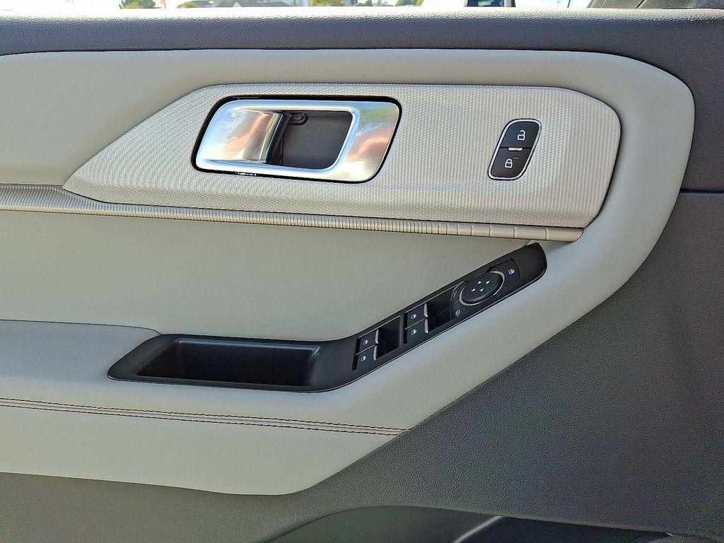 new 2025 Ford Explorer car, priced at $46,397