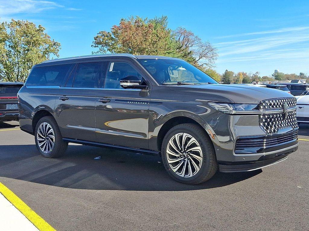new 2025 Lincoln Navigator car, priced at $124,835