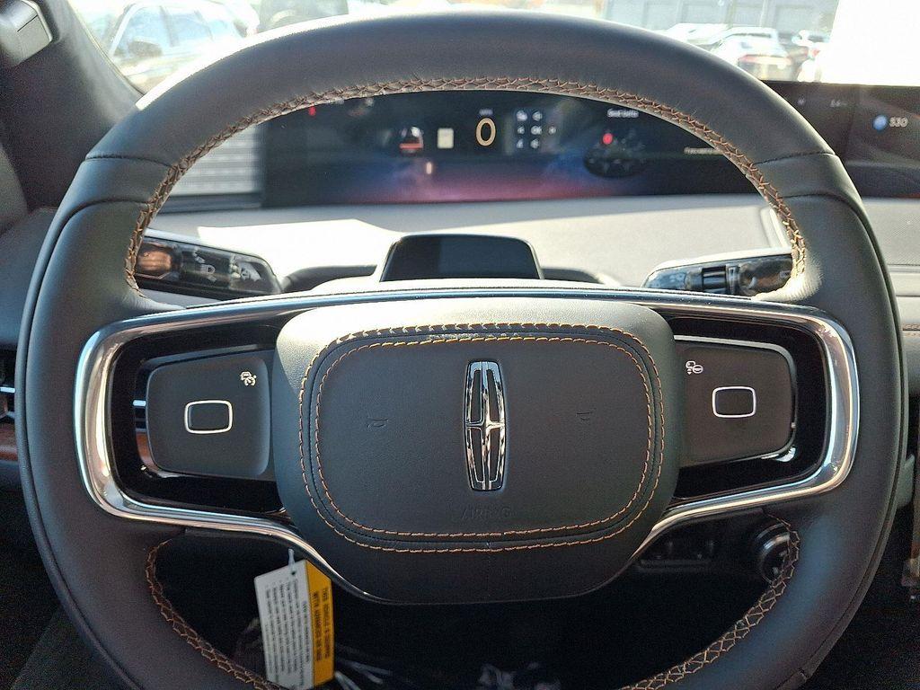 new 2025 Lincoln Navigator car, priced at $124,835