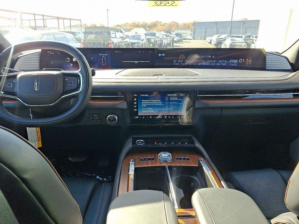 new 2025 Lincoln Navigator car, priced at $124,835