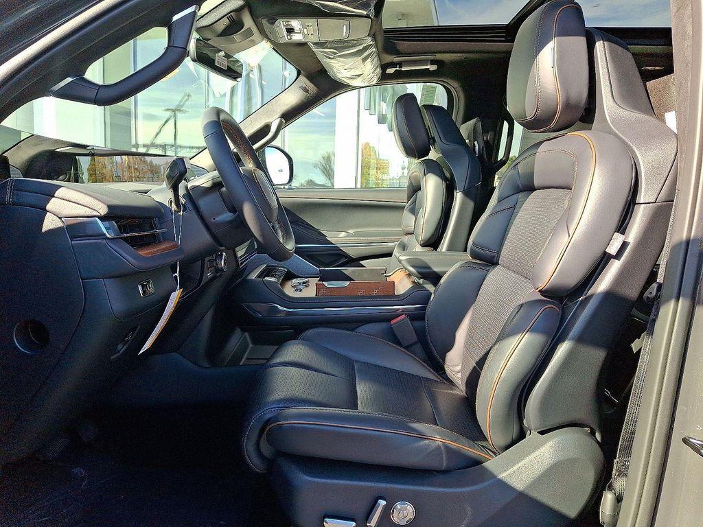 new 2025 Lincoln Navigator car, priced at $124,835