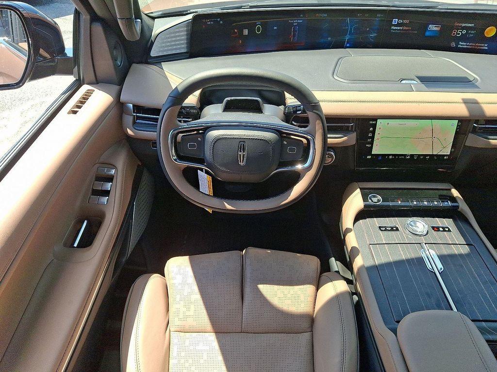 new 2025 Lincoln Navigator car, priced at $124,435