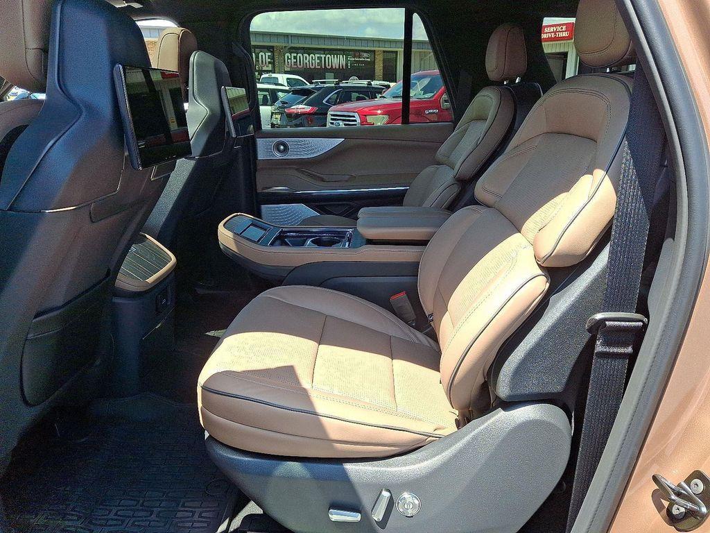 new 2025 Lincoln Navigator car, priced at $124,435