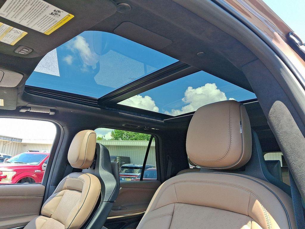 new 2025 Lincoln Navigator car, priced at $124,435