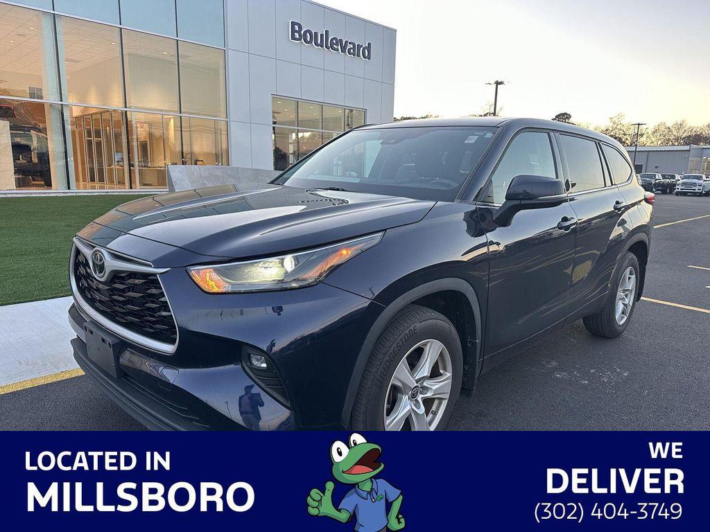 used 2022 Toyota Highlander car, priced at $30,895