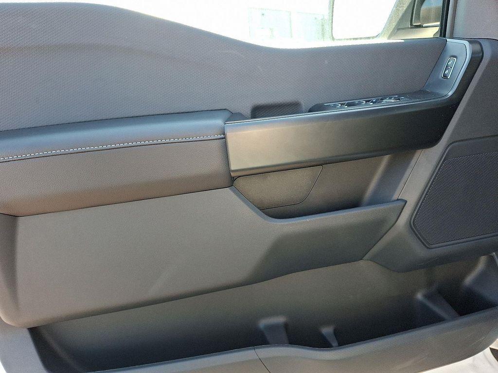 new 2025 Ford F-150 car, priced at $47,090