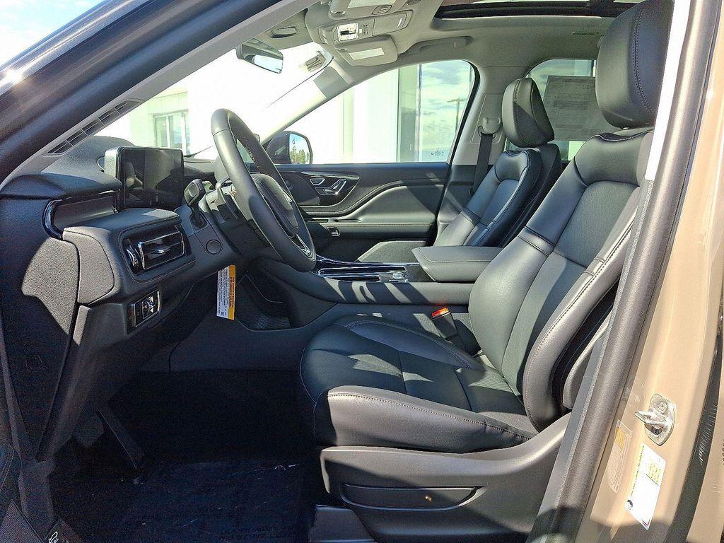 new 2025 Lincoln Aviator car, priced at $65,030