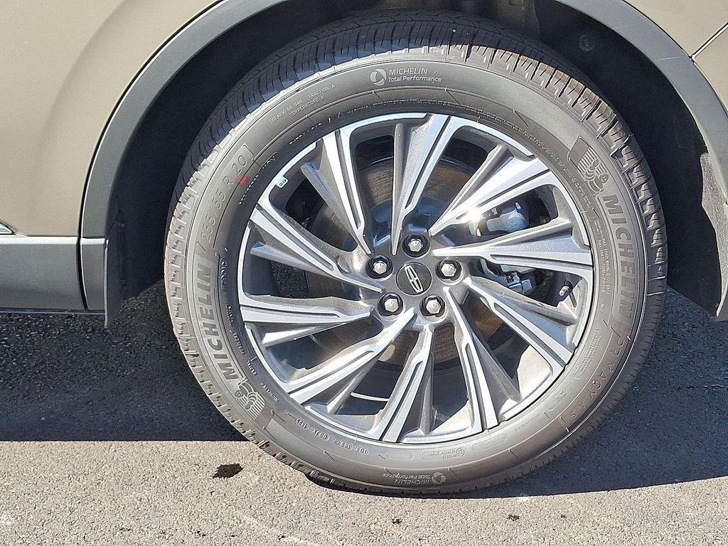 new 2025 Lincoln Aviator car, priced at $65,030