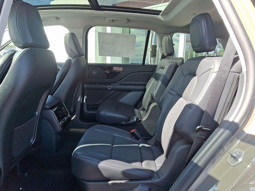 new 2025 Lincoln Aviator car, priced at $65,030