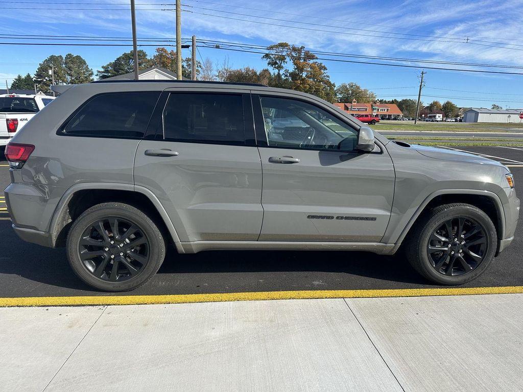 used 2020 Jeep Grand Cherokee car, priced at $23,303