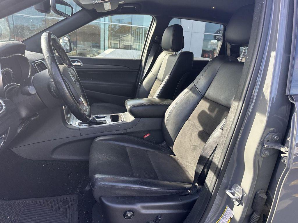 used 2020 Jeep Grand Cherokee car, priced at $23,303
