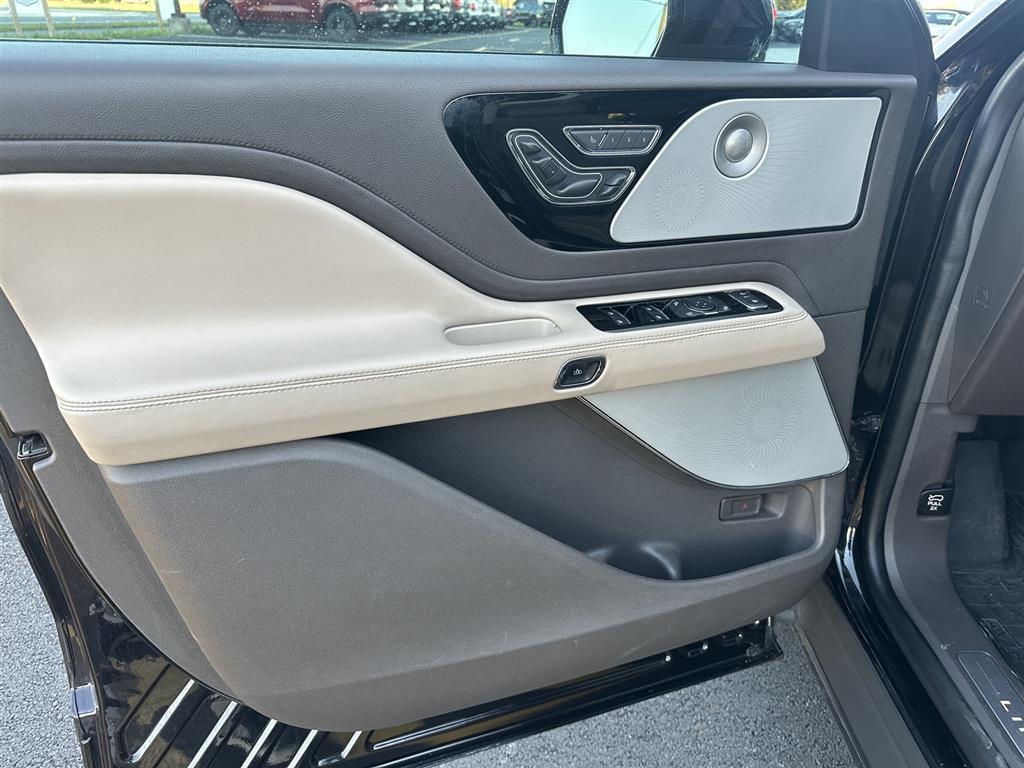 used 2023 Lincoln Aviator car, priced at $42,986