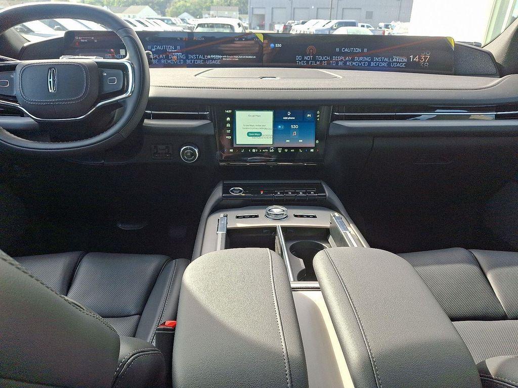 new 2025 Lincoln Navigator car, priced at $112,825