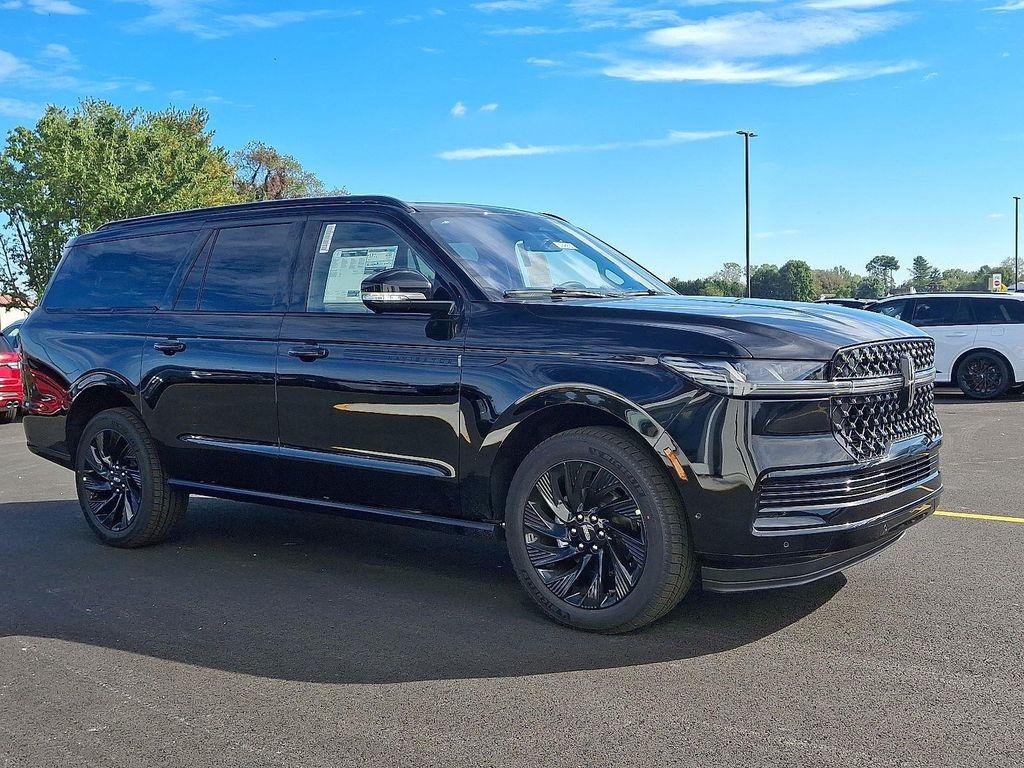 new 2025 Lincoln Navigator car, priced at $112,825
