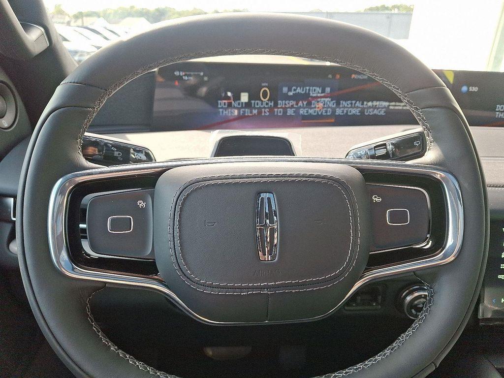 new 2025 Lincoln Navigator car, priced at $112,825