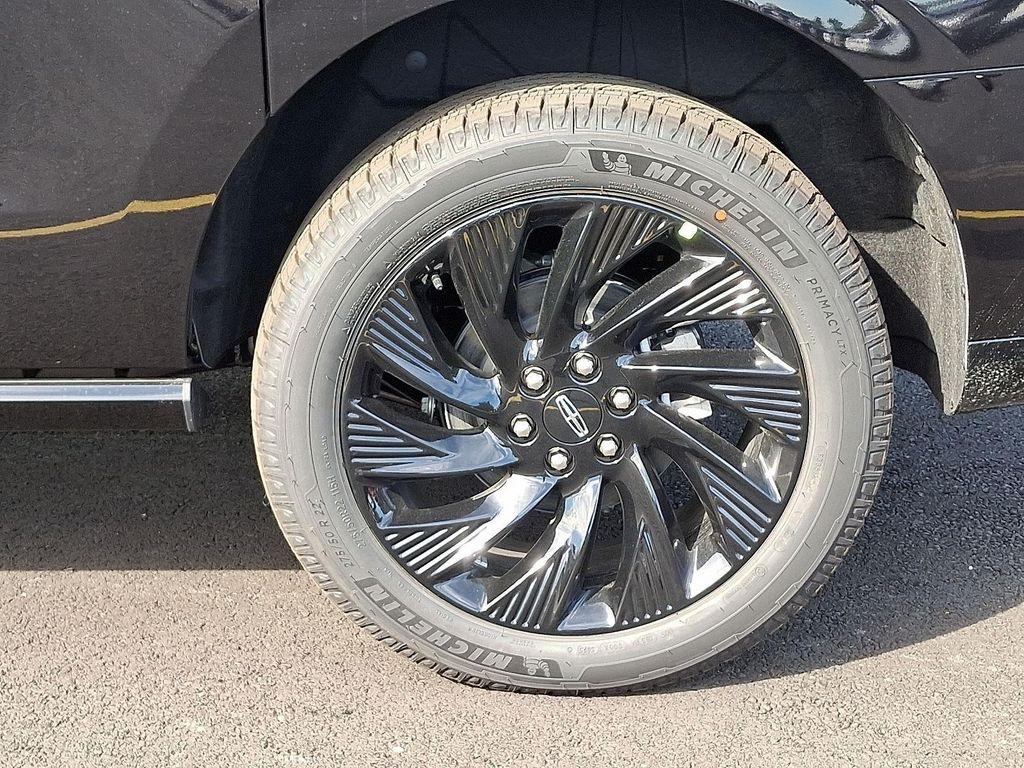 new 2025 Lincoln Navigator car, priced at $112,825