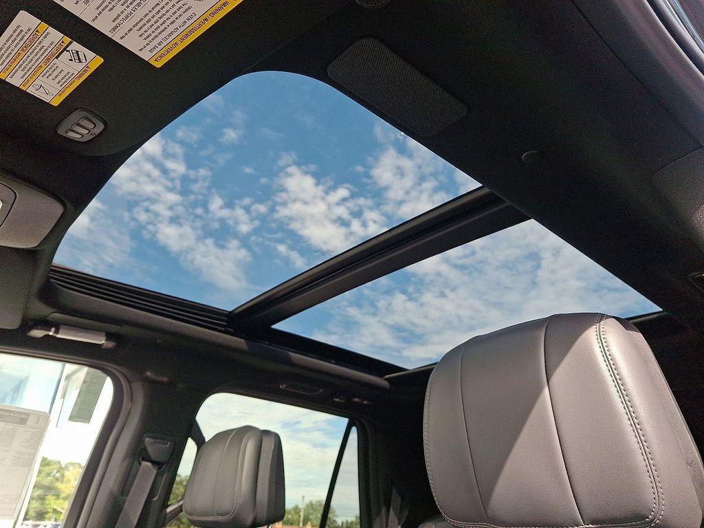 new 2025 Lincoln Navigator car, priced at $112,825