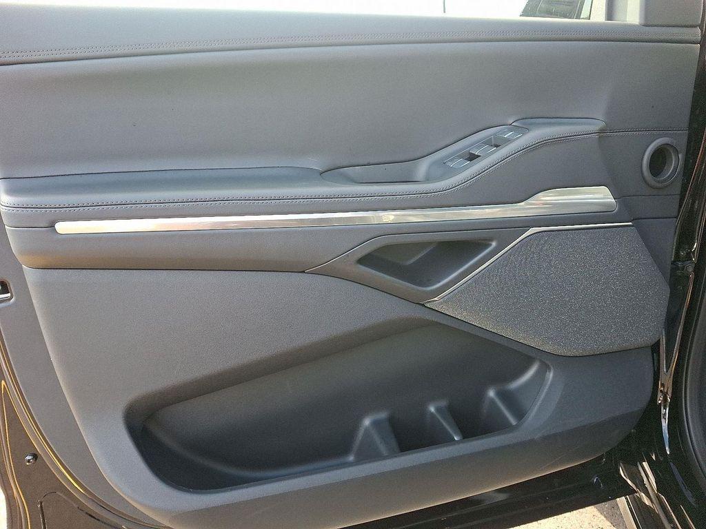 new 2025 Lincoln Navigator car, priced at $112,825