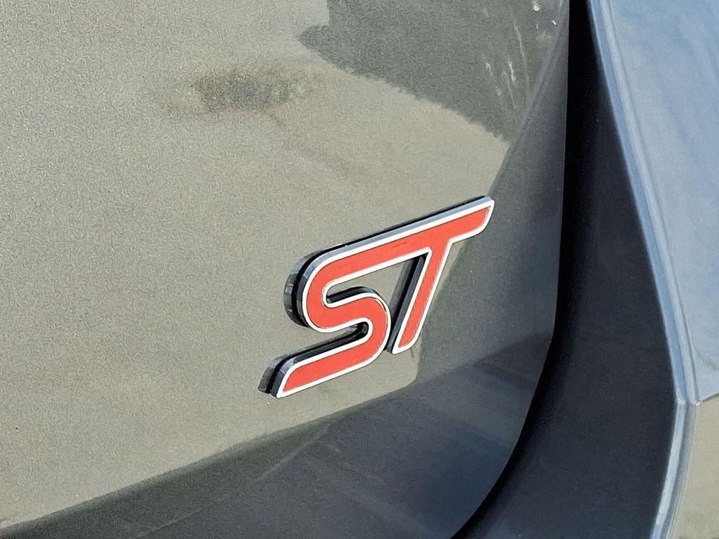 new 2025 Ford Explorer car, priced at $57,641