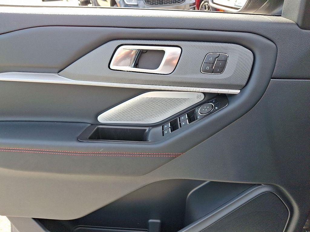 new 2025 Ford Explorer car, priced at $57,641