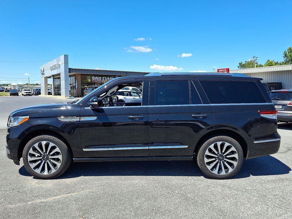 new 2024 Lincoln Navigator car, priced at $89,274