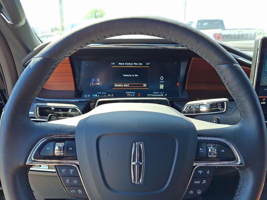 new 2024 Lincoln Navigator car, priced at $89,274