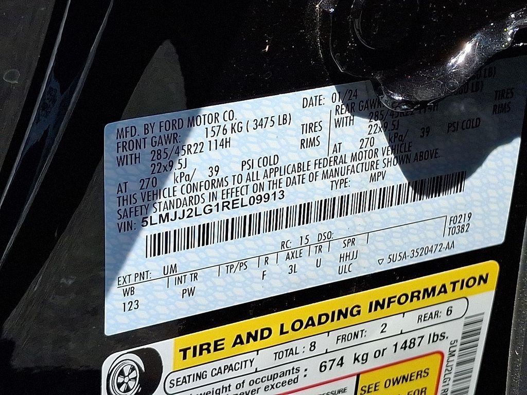 new 2024 Lincoln Navigator car, priced at $89,274