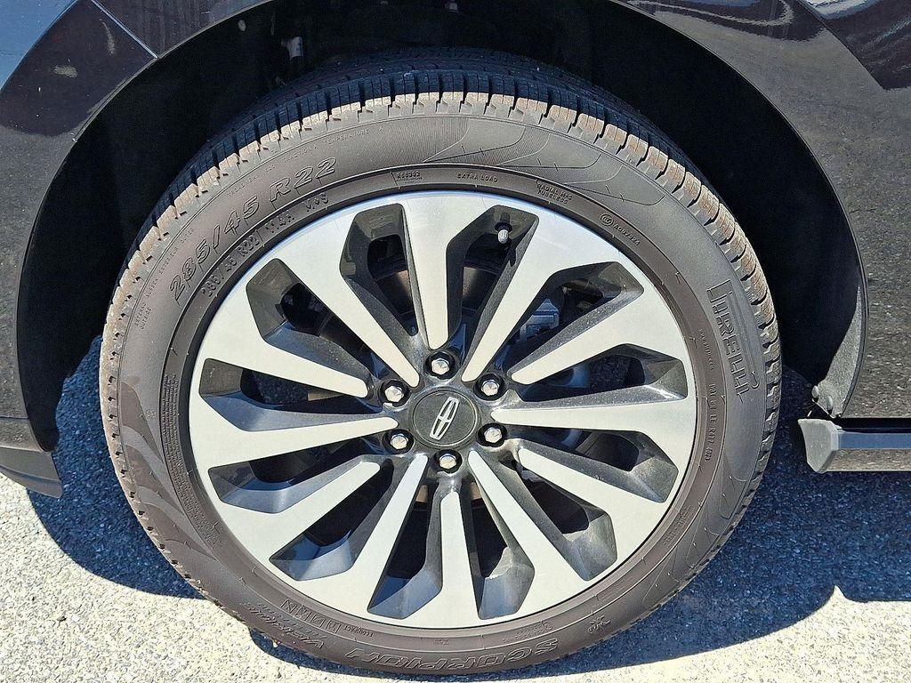 new 2024 Lincoln Navigator car, priced at $89,274