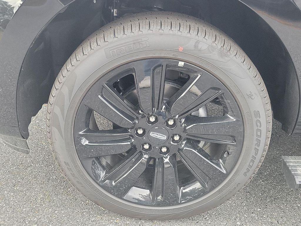 new 2024 Lincoln Navigator car, priced at $92,920