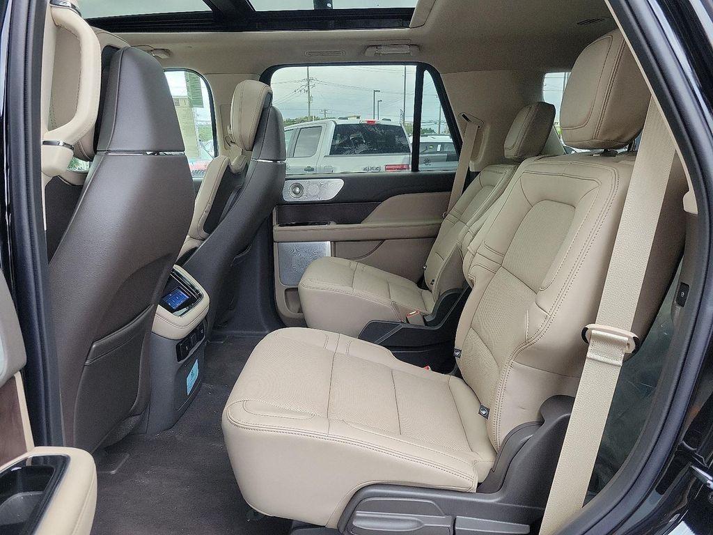 new 2024 Lincoln Navigator car, priced at $92,920