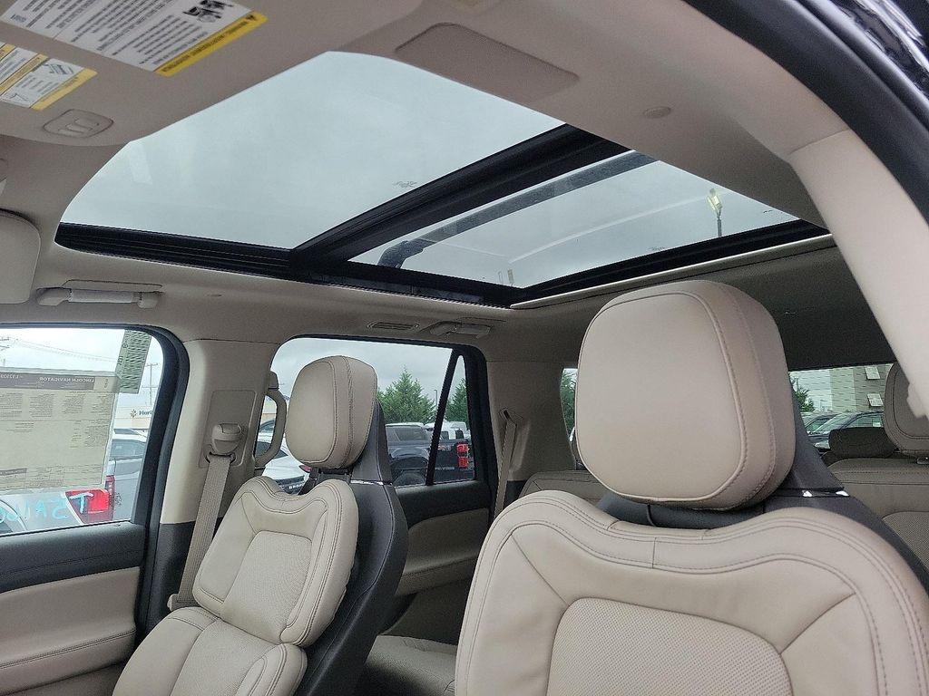 new 2024 Lincoln Navigator car, priced at $92,920