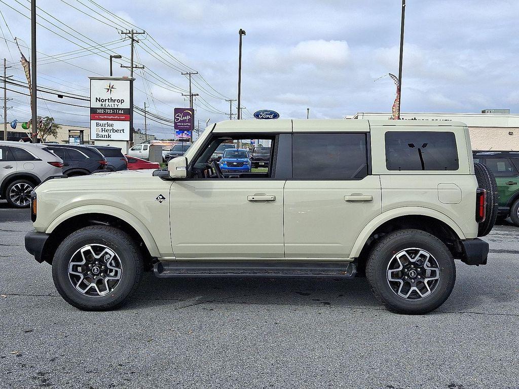 new 2025 Ford Bronco car, priced at $53,914