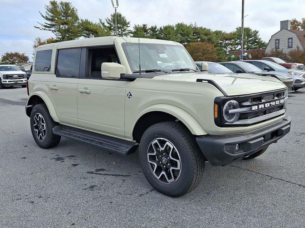 new 2025 Ford Bronco car, priced at $53,914