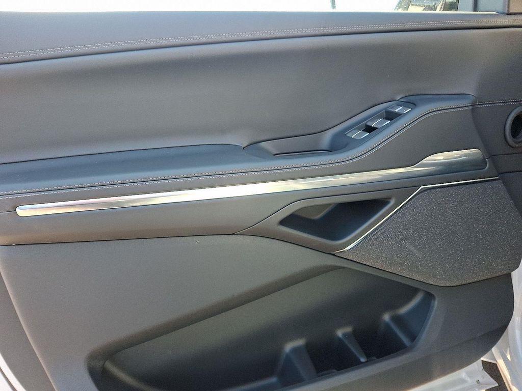 new 2025 Lincoln Navigator car, priced at $107,325