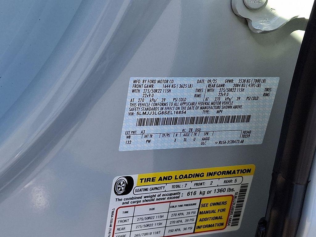 new 2025 Lincoln Navigator car, priced at $107,325