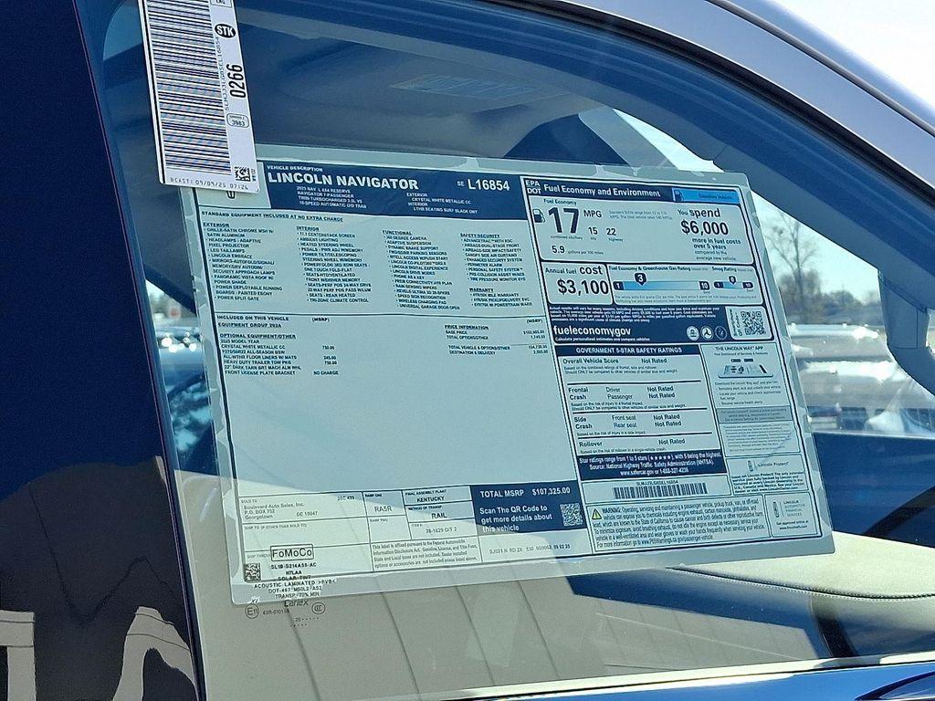 new 2025 Lincoln Navigator car, priced at $107,325