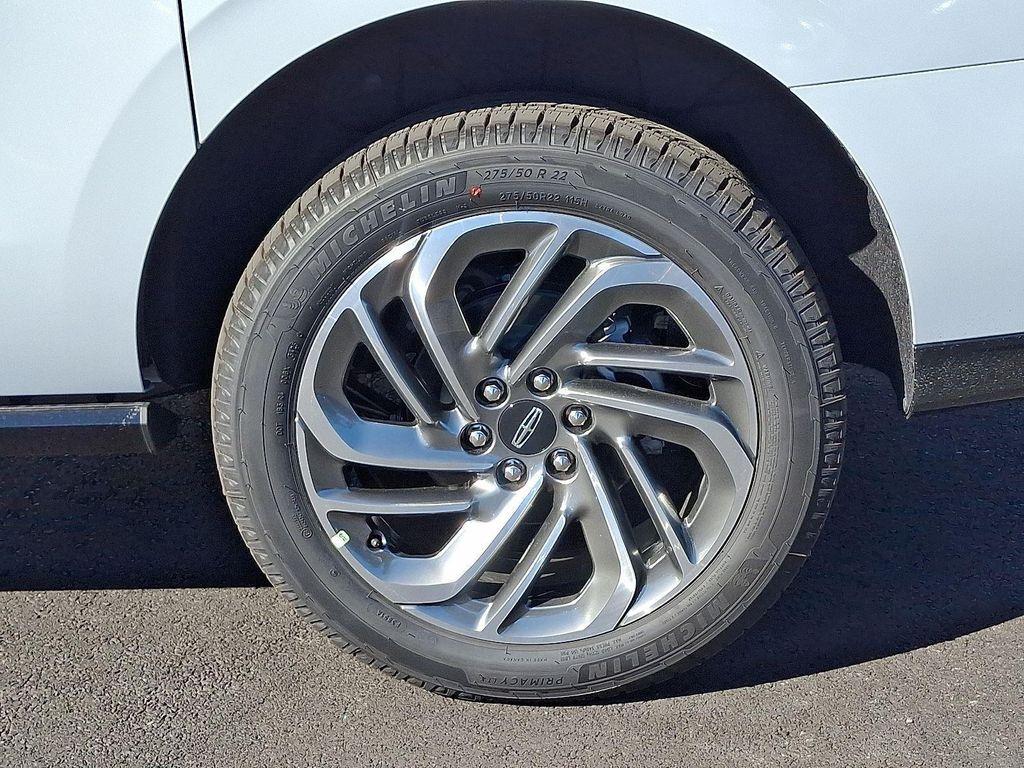 new 2025 Lincoln Navigator car, priced at $107,325