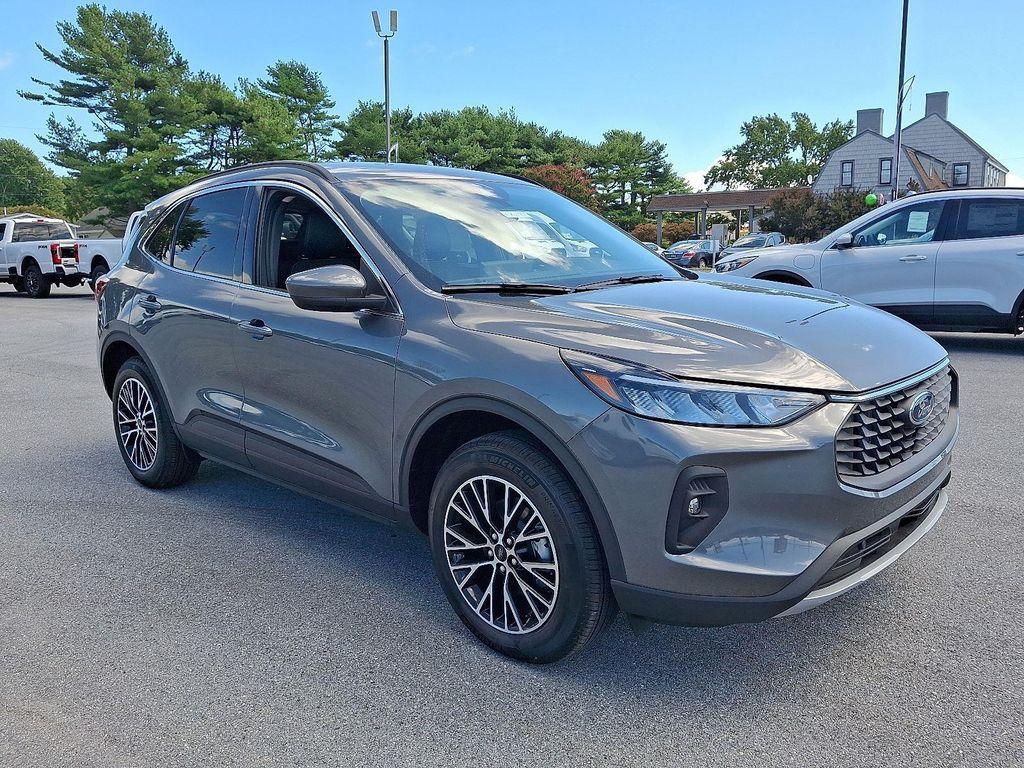 new 2025 Ford Escape PHEV car, priced at $27,968