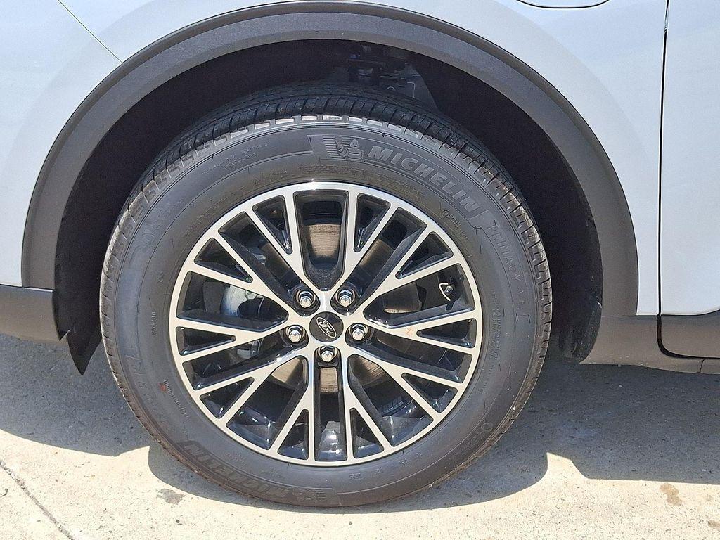 new 2025 Ford Escape PHEV car, priced at $27,968